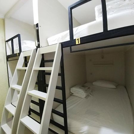 Homiestay Jakarta Eksteriør bilde