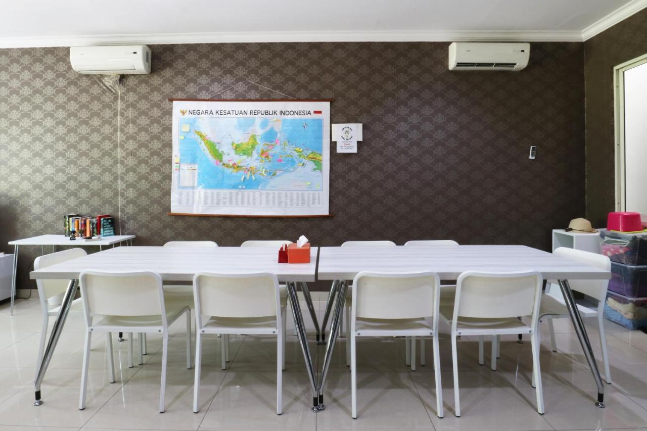 Homiestay Jakarta Eksteriør bilde