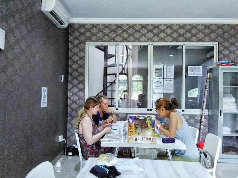 Homiestay Jakarta Eksteriør bilde