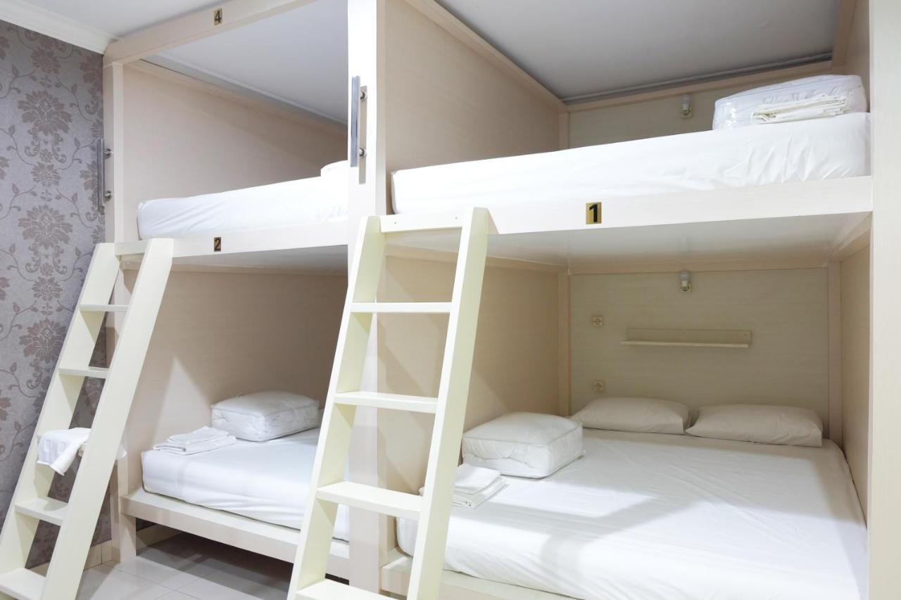 Homiestay Jakarta Eksteriør bilde