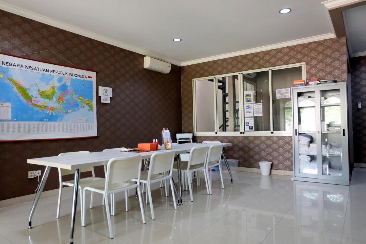 Homiestay Jakarta Eksteriør bilde
