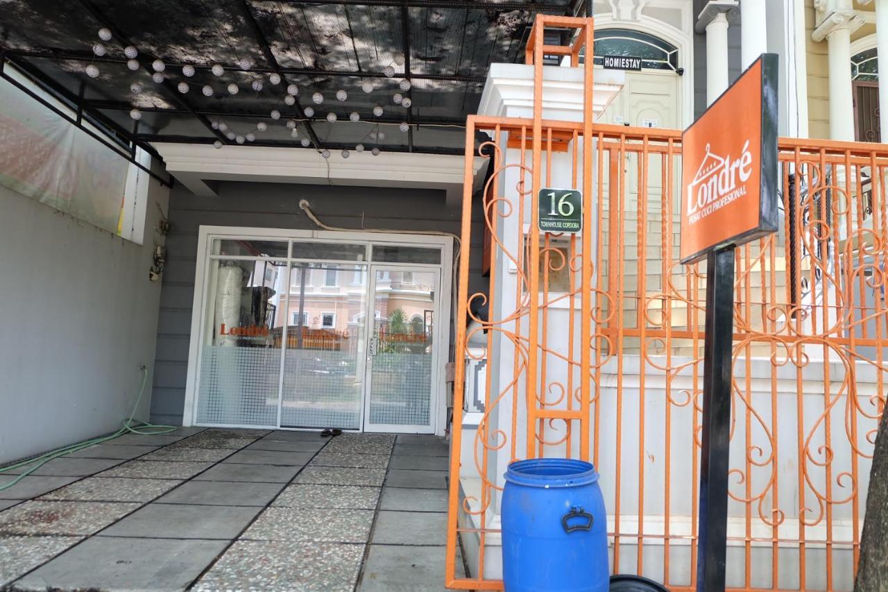 Homiestay Jakarta Eksteriør bilde